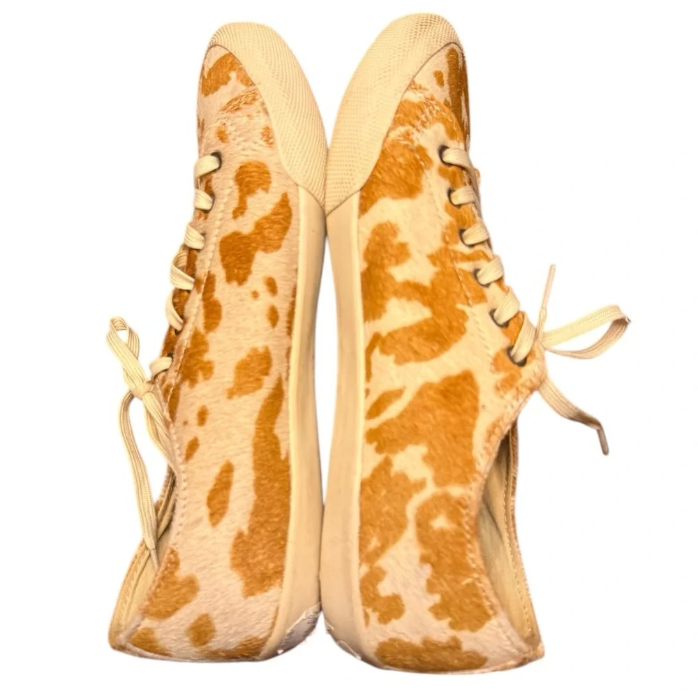 SeaVees Women’s Cowhide Sneakers – Size 9